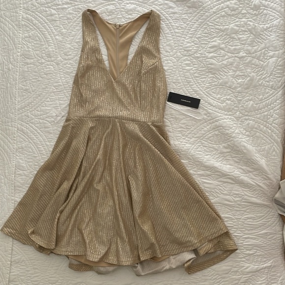 Lulus Gold Dress NWT - Picture 3 of 7